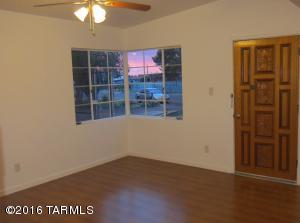 4338 E Montecito St, Tucson, AZ 85711 photo 4