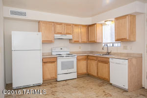 6911 E Tobin Pl, Tucson, AZ 85730 photo 2