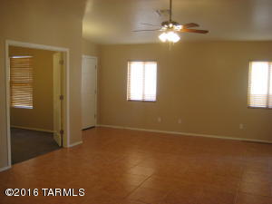 8329 S Bainbridge Rd, Tucson, AZ 85747 photo 2