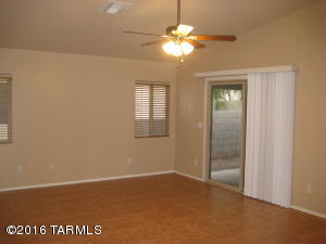 8329 S Bainbridge Rd, Tucson, AZ 85747 photo 3