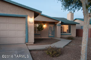 9771 E Bennett Dr, Tucson, AZ 85747 photo 2