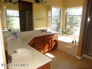 7401 E Riverbank Loop, Tucson, AZ 85715 photo 17
