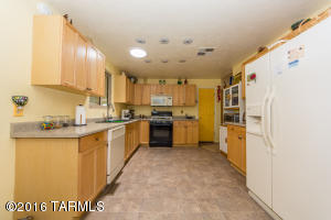 751 N Slate Dr, Vail, AZ 85641 photo 3