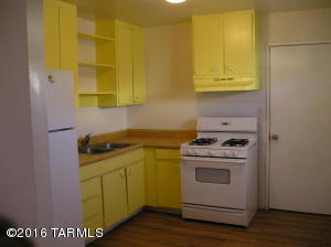 146 E Mark St, Benson, AZ 85602 photo 3