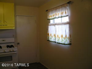 146 E Mark St, Benson, AZ 85602 photo 4