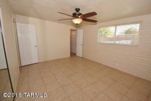 8524 E Kenyon Dr, Tucson, AZ 85710 photo 21