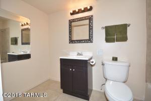 8524 E Kenyon Dr, Tucson, AZ 85710 photo 17