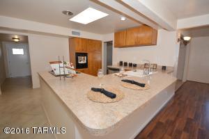 8524 E Kenyon Dr, Tucson, AZ 85710 photo 9