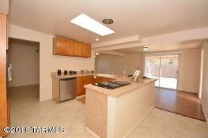 8524 E Kenyon Dr, Tucson, AZ 85710 photo 10