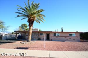 8524 E Kenyon Dr, Tucson, AZ 85710 photo 1