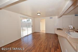 8524 E Kenyon Dr, Tucson, AZ 85710 photo 14