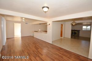 8524 E Kenyon Dr, Tucson, AZ 85710 photo 13