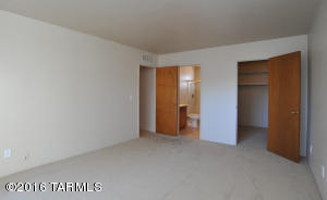 600 E River Rd #L, Tucson, AZ 85704 photo 9