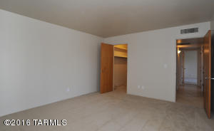 600 E River Rd #L, Tucson, AZ 85704 photo 13