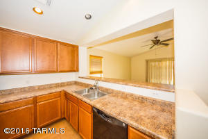 724 S Willis Ray Ave, Vail, AZ 85641 photo 3