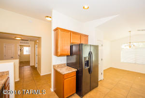 724 S Willis Ray Ave, Vail, AZ 85641 photo 4