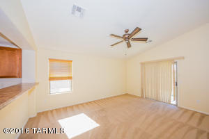 724 S Willis Ray Ave, Vail, AZ 85641 photo 5