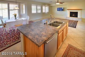 10559 E Rose Hill St, Tucson, AZ 85747 photo 5