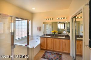 10559 E Rose Hill St, Tucson, AZ 85747 photo 11