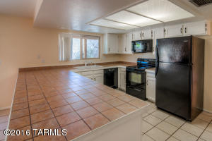 9071 E Lester St, Tucson, AZ 85715 photo 4