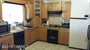 2207 E Pinon Dr, Tucson, AZ 85706 photo 2