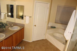 10113 E Axe Handle Ct, Tucson, AZ 85748 photo 18