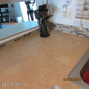 8942 E Kirkpatrick Cir, Tucson, AZ 85710 photo 5
