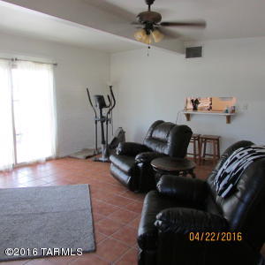 8942 E Kirkpatrick Cir, Tucson, AZ 85710 photo 2