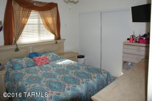 8942 E Kirkpatrick Cir, Tucson, AZ 85710 photo 23