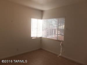 933 Edison St, Tucson, AZ 85719 photo 15