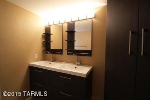 10061 E Watson Dr, Tucson, AZ 85730 photo 4