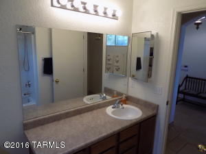 10261 E Hummingbird Meadow Way, Tucson, AZ 85747 photo 16