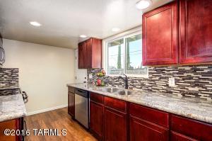 7461 E 33rd St, Tucson, AZ 85710 photo 8