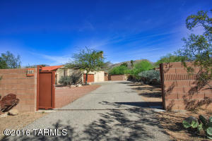9041 E Snyder Rd, Tucson, AZ 85749 photo 2