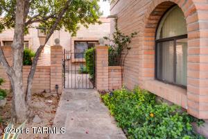 6830 E Via Vigna, Tucson, AZ 85750 photo 2