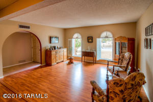 8401 E Albion Pl, Tucson, AZ 85715 photo 6