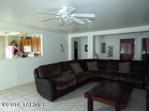 2612 E Knightsbridge Dr, Tucson, AZ 85706 photo 3