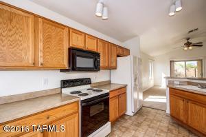 9683 E Belasco Loop, Tucson, AZ 85748 photo 8