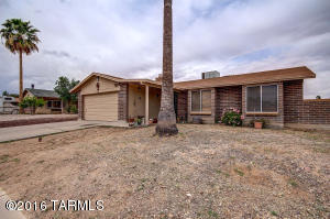 8433 E Ruby Dr, Tucson, AZ 85730 photo 3