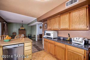 8433 E Ruby Dr, Tucson, AZ 85730 photo 9