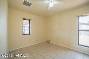 27 E Schilling Pl, Tucson, AZ 85706 photo 10