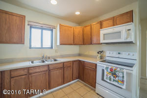 27 E Schilling Pl, Tucson, AZ 85706 photo 6