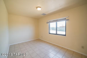 27 E Schilling Pl, Tucson, AZ 85706 photo 17