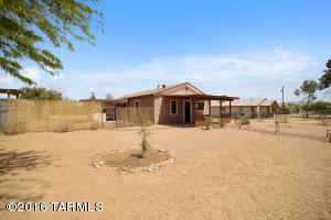 27 E Schilling Pl, Tucson, AZ 85706 photo 2