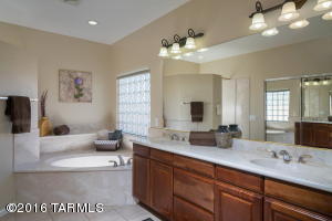 9420 E Barrel Springs Pl, Vail, AZ 85641 photo 10