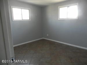 6409 E Baylor Dr, Tucson, AZ 85710 photo 11