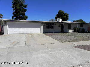 6409 E Baylor Dr, Tucson, AZ 85710 photo 1