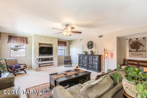 10562 E Bridgeport St, Tucson, AZ 85747 photo 2