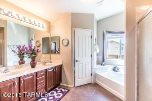 10562 E Bridgeport St, Tucson, AZ 85747 photo 15