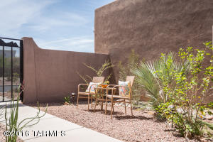 7665 E Palace Park Loop, Tucson, AZ 85710 photo 4
